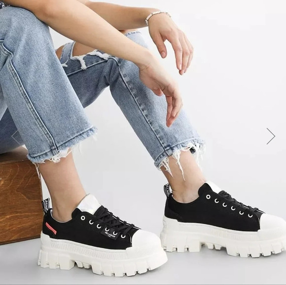 Palladium 10 Revolt Lo TX Platform Lug Sole chunky Platform Sneakers Lace Shoes - Picture 2 of 16